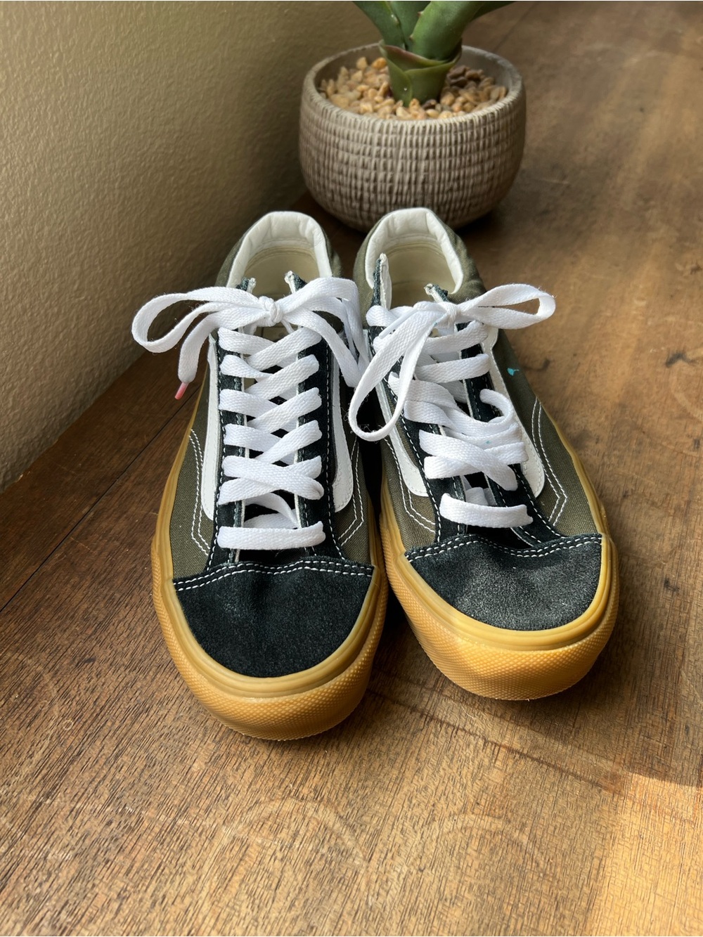 Van’s Old Skool Shoe - Picture 2 of 9